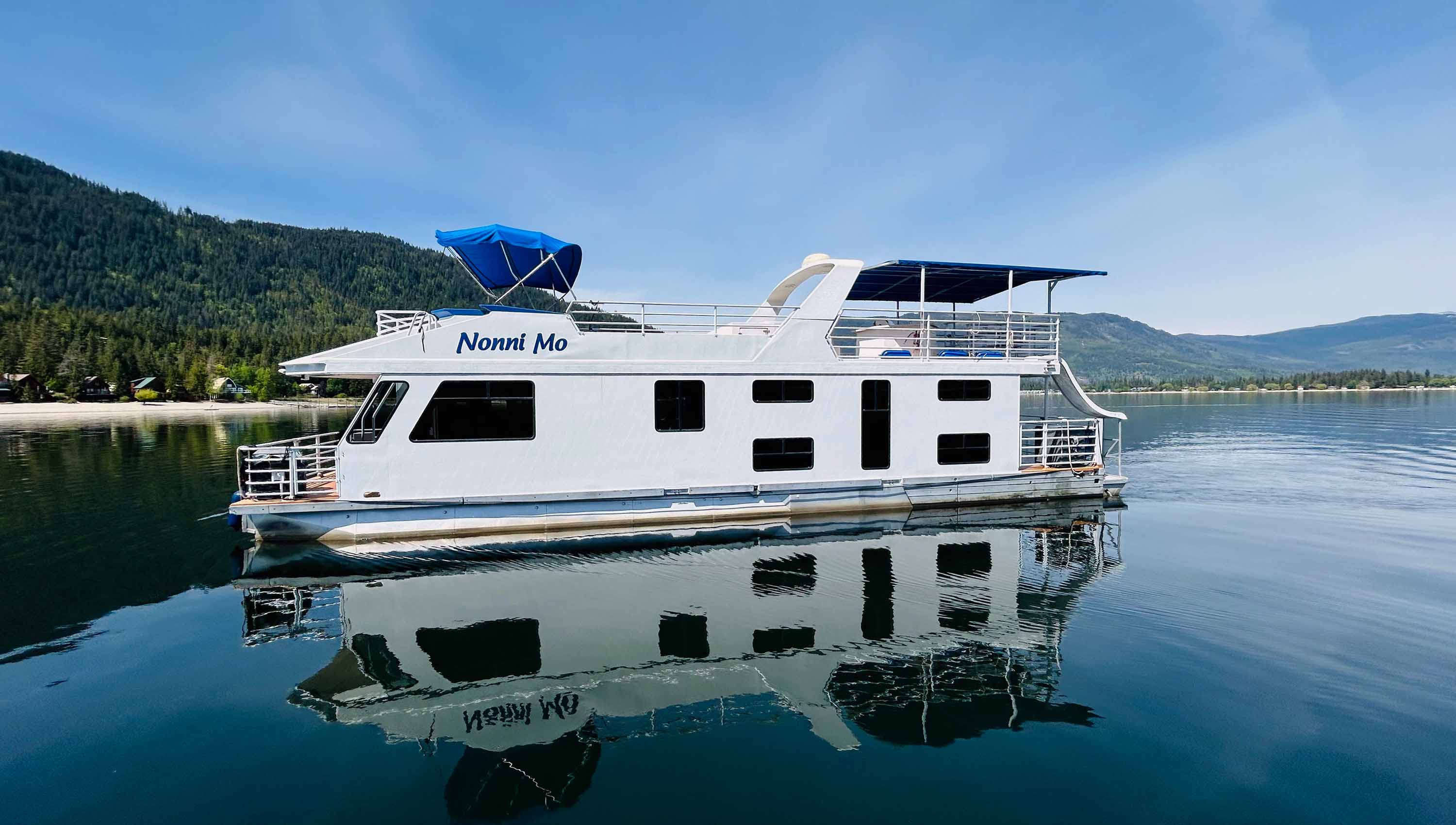 CruiseCraft 4 Sicamous Houseboats